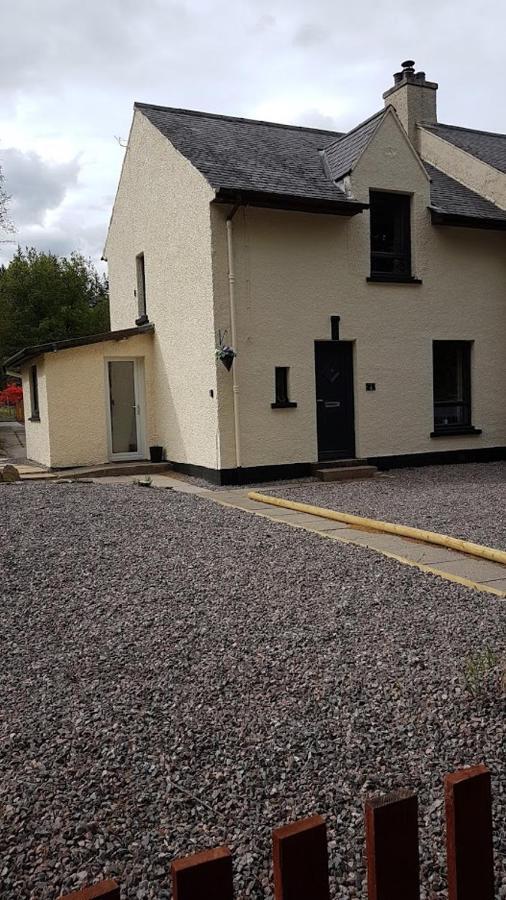 Number 4, Loch Shiel View Villa เกลนฟินนาน ภายนอก รูปภาพ